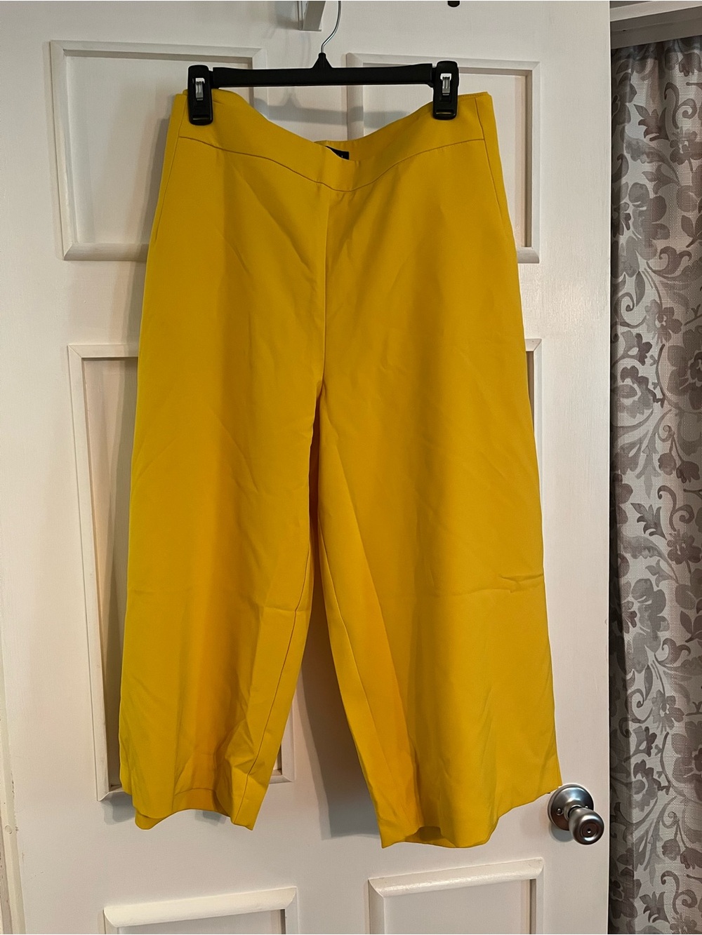 Bright Yellow Wide-Leg Crop Pants Size 18P